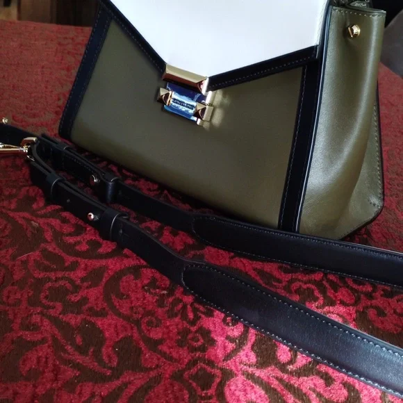 Michael Kors Crossbody Hand Bag.               💚💚 Colorblock 💚💚 - Picture 7 of 9